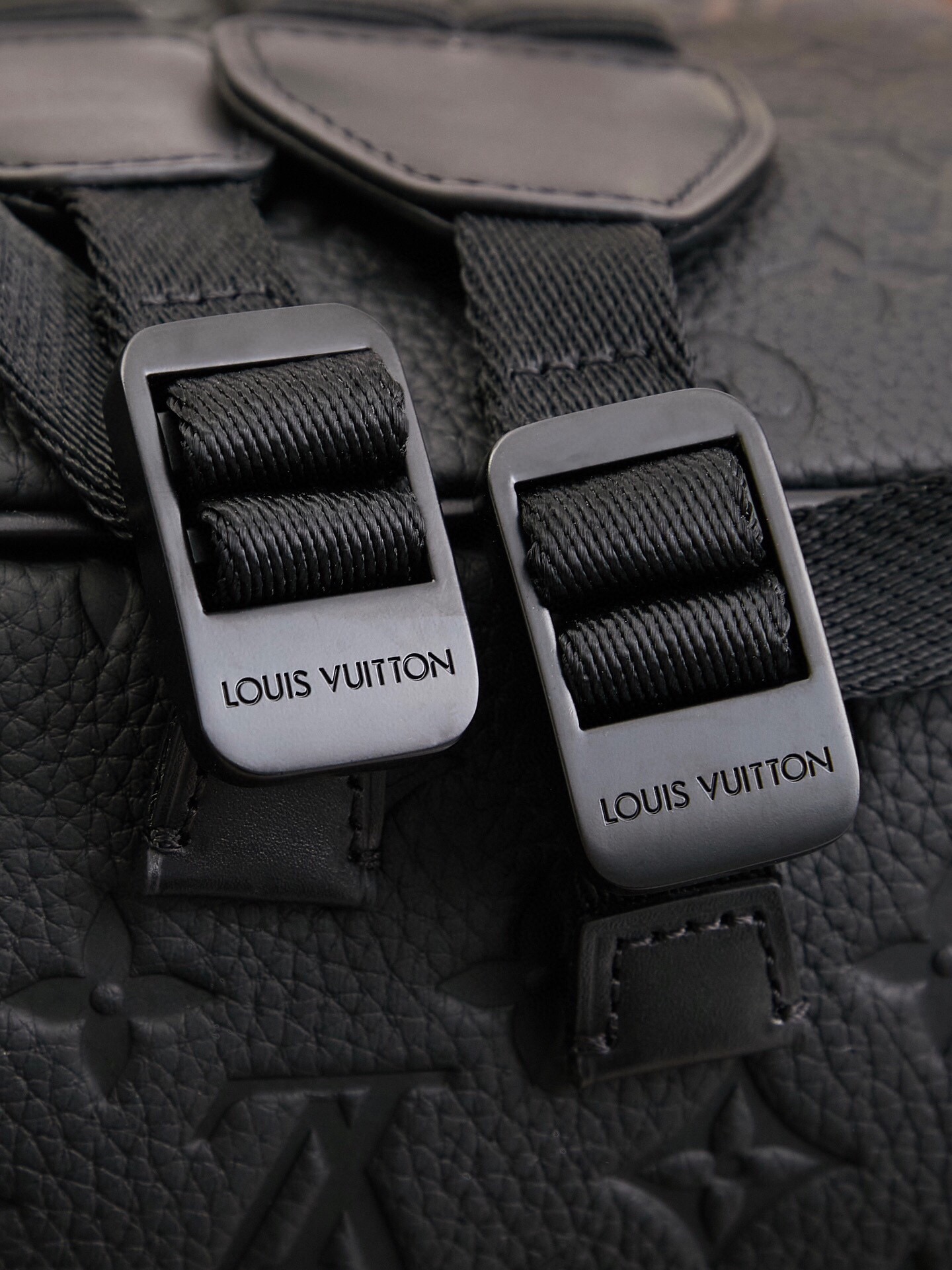 Louis Vuitton Christopher Medium Backpack M55699