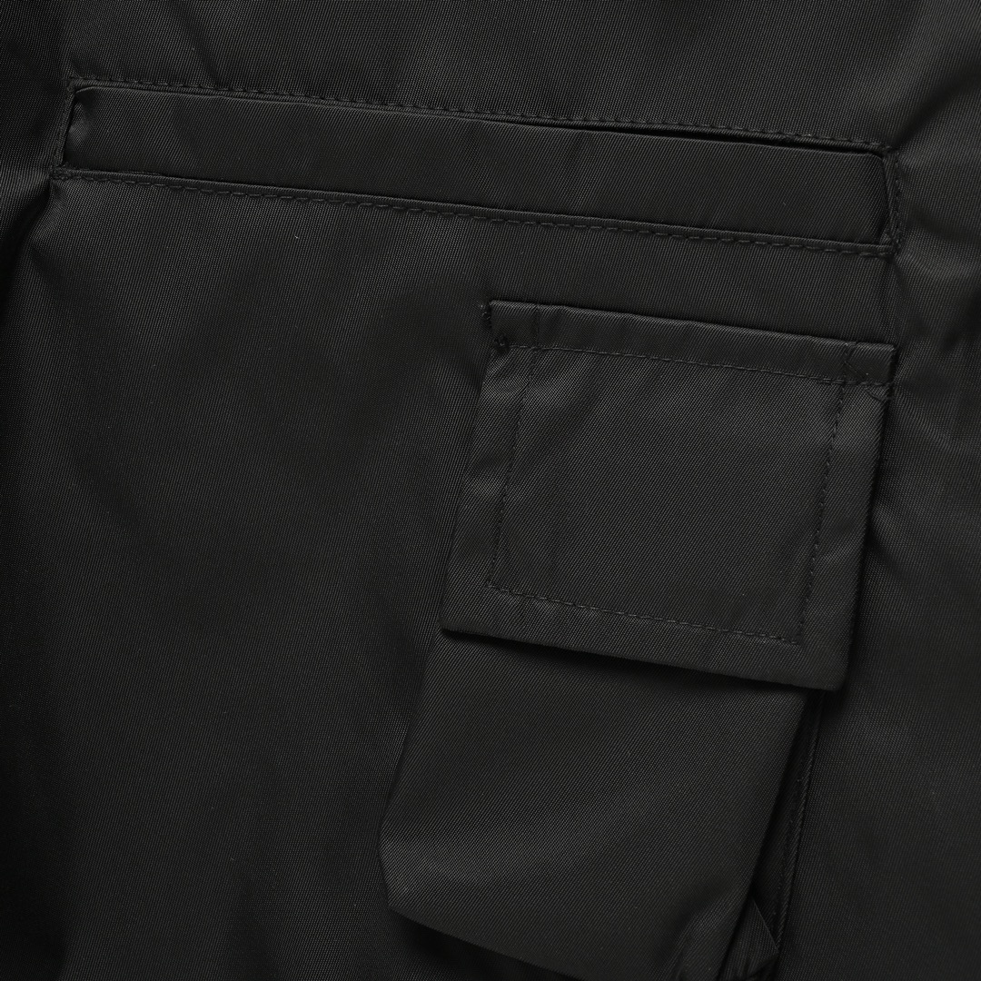 Prada 24ss triangle logo multi-purpose cargo shorts