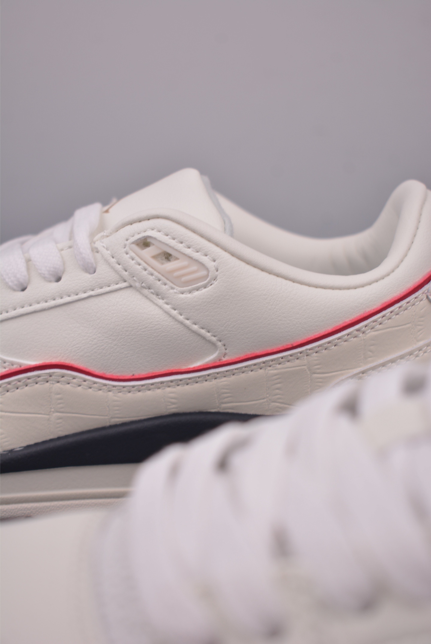 Jordan Flight Court “Croc Skin” HF7321-131