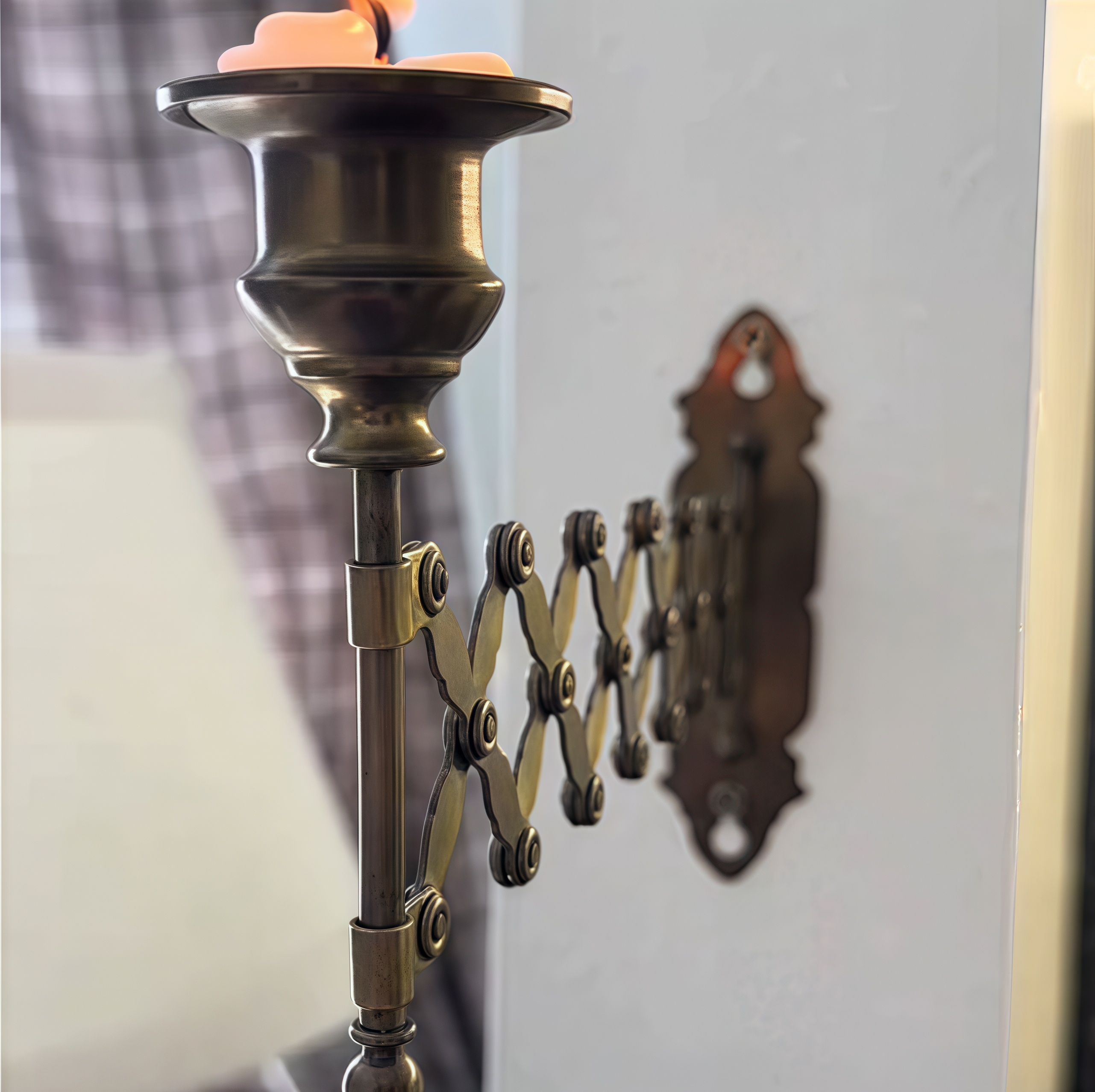 👍Last Day Promotion 50% OFF💥🔥Handmade 180° Rotatable Extending Vintage Wall-Mounted Candle Holder