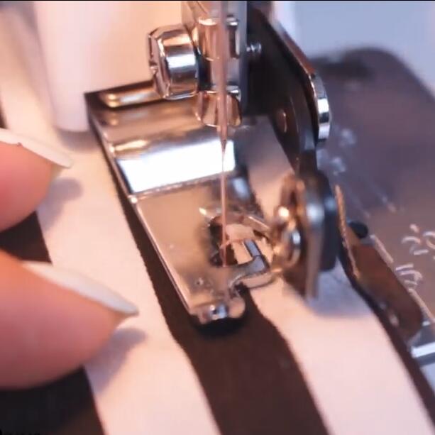 (🔥2022 New Year Sale-50% OFF)Side Cutter Overlock Presser Foot-Buy 2 Free Shipping