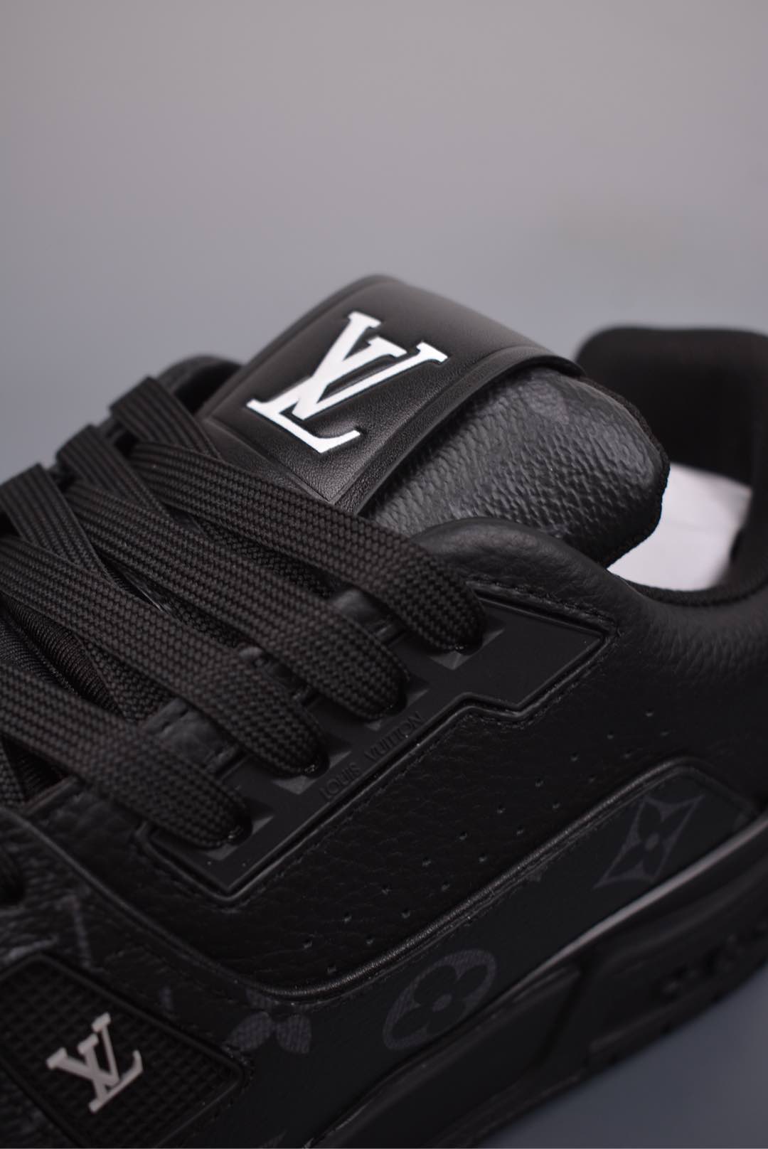 Louis Vuitton Trainer Sneaker Low all black print 1A815L