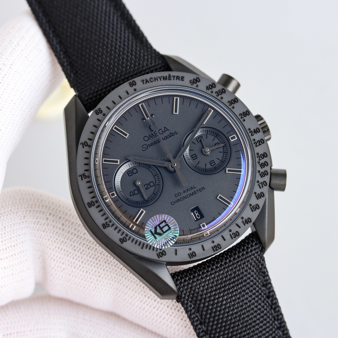 Omega Speedmaster Dark Side of the Moon 311.92.44.51.01.005