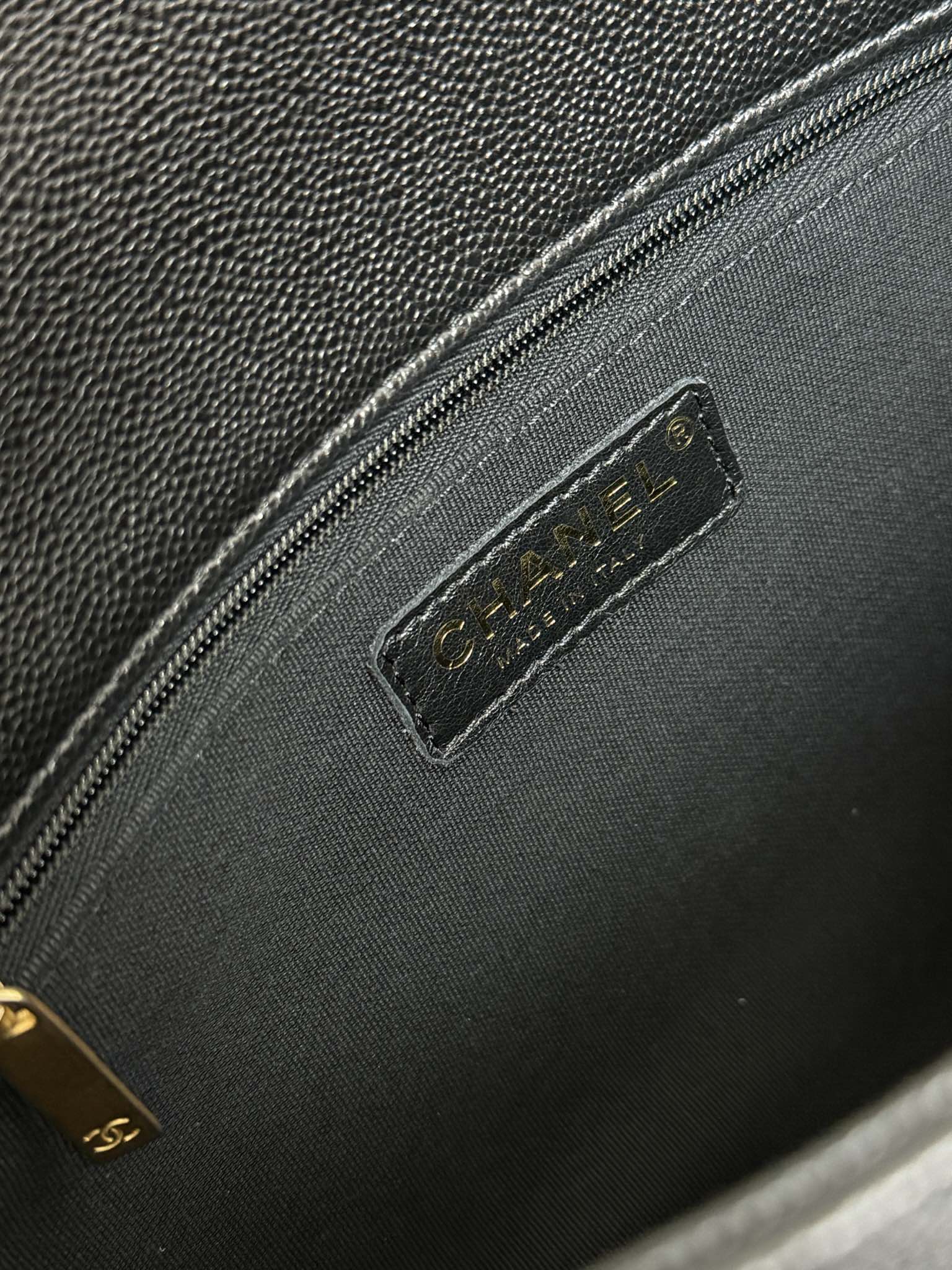 Chanel 25p messenger bag hobo 99451