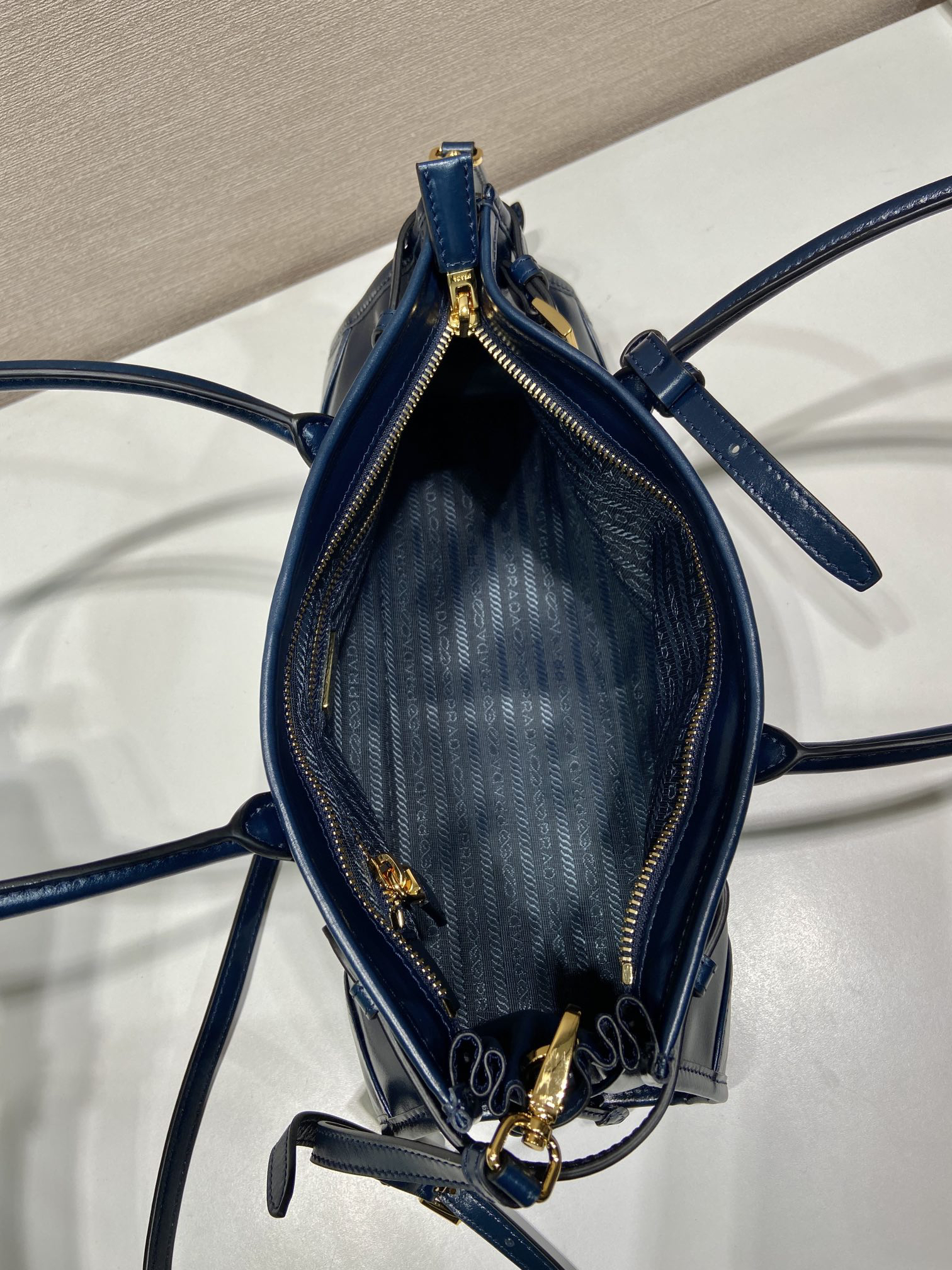 Prada lussolf waxed leather handbag 1BA426