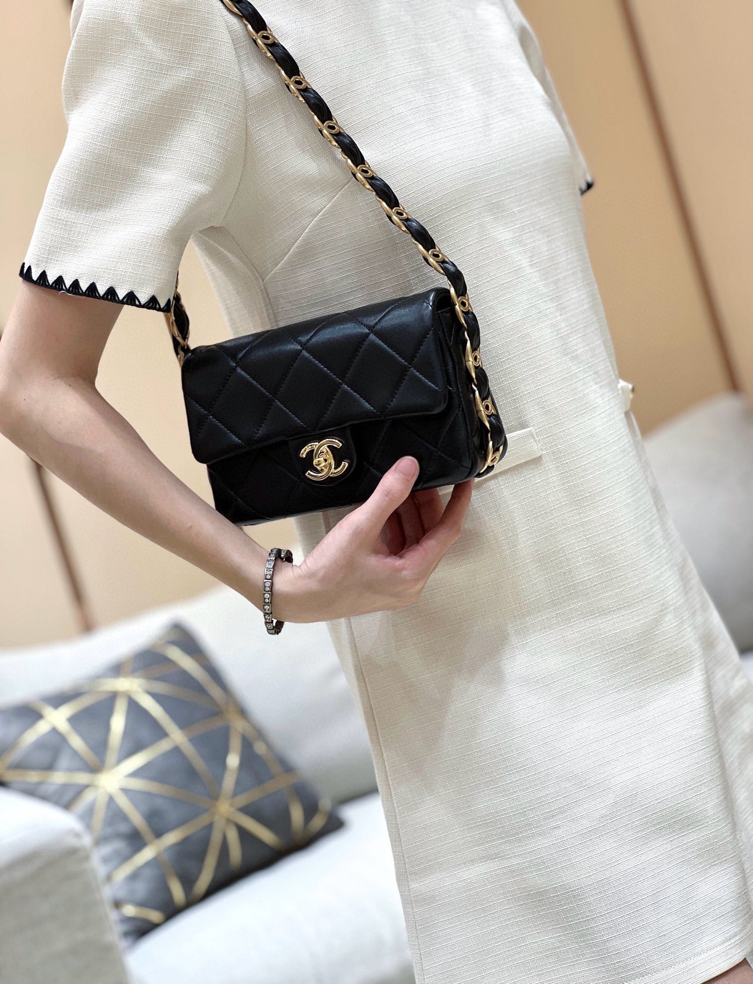 Chanel 24K Autumn and Winter Series Thick Chain Underarm Bag AS5174