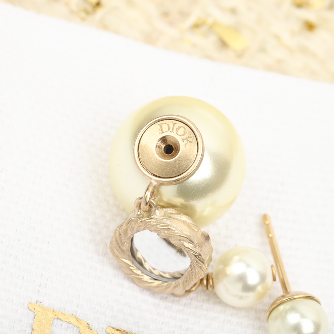 Dior Large and small pearl mirror earrings