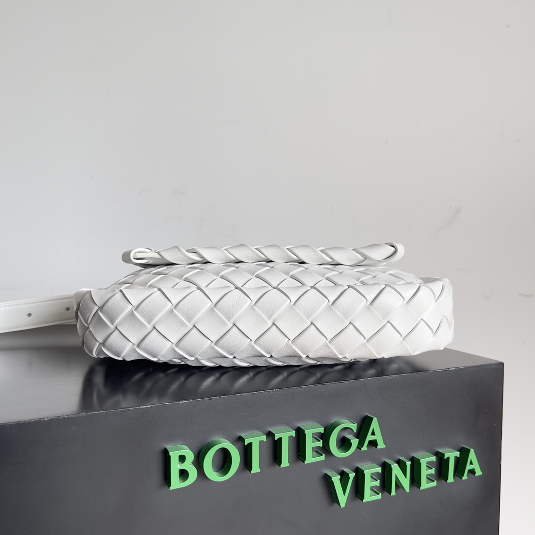 Bottega Veneta Cobble Bag 755659