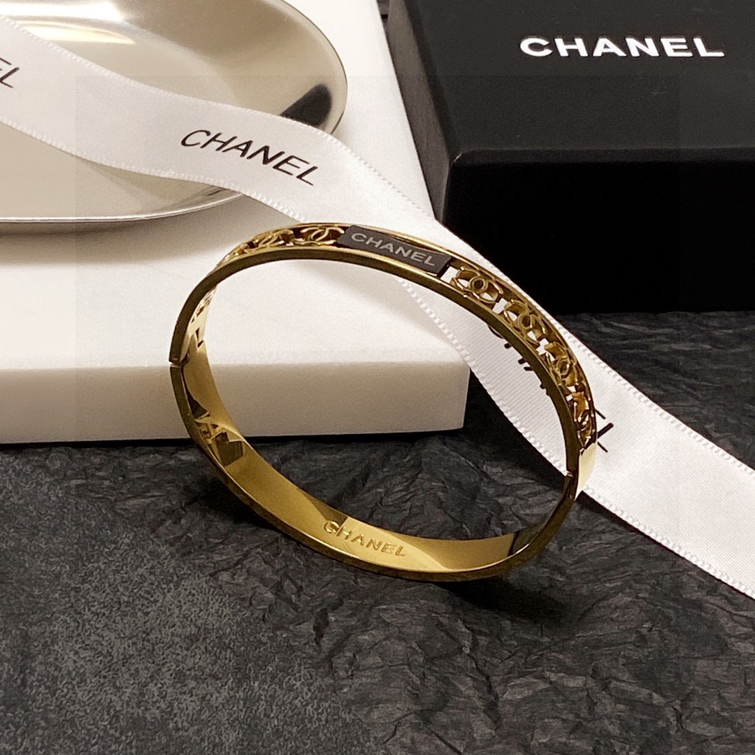 Chanel hollow bracelet