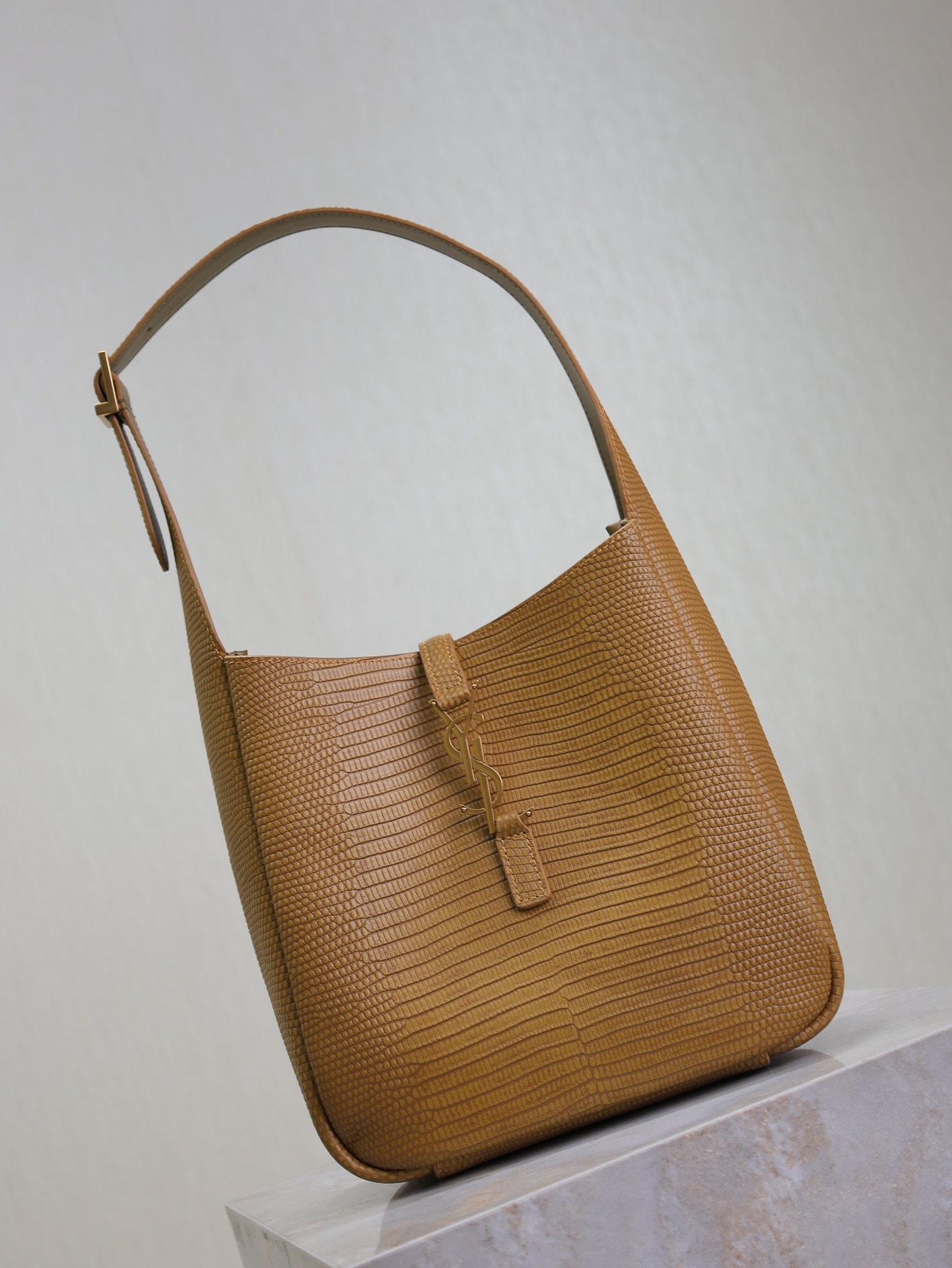 Yves Saint Laurent LE 5A7 Underarm Bag 713938