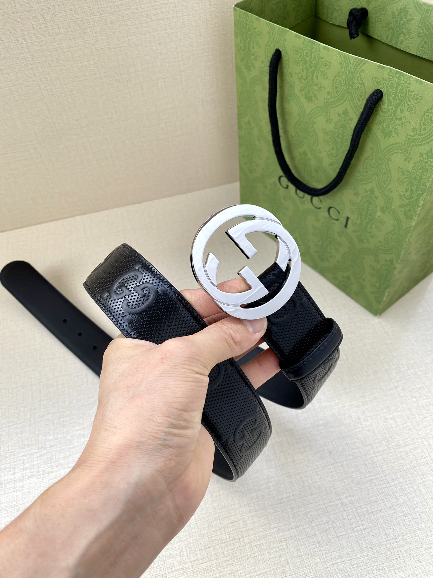 Gucci black embossed leather belt width 4.0CM