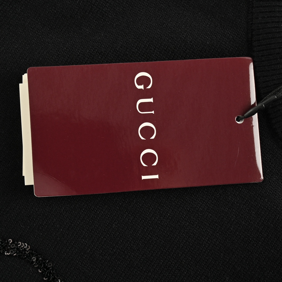 Gucci 24Fw glitter logo sweater
