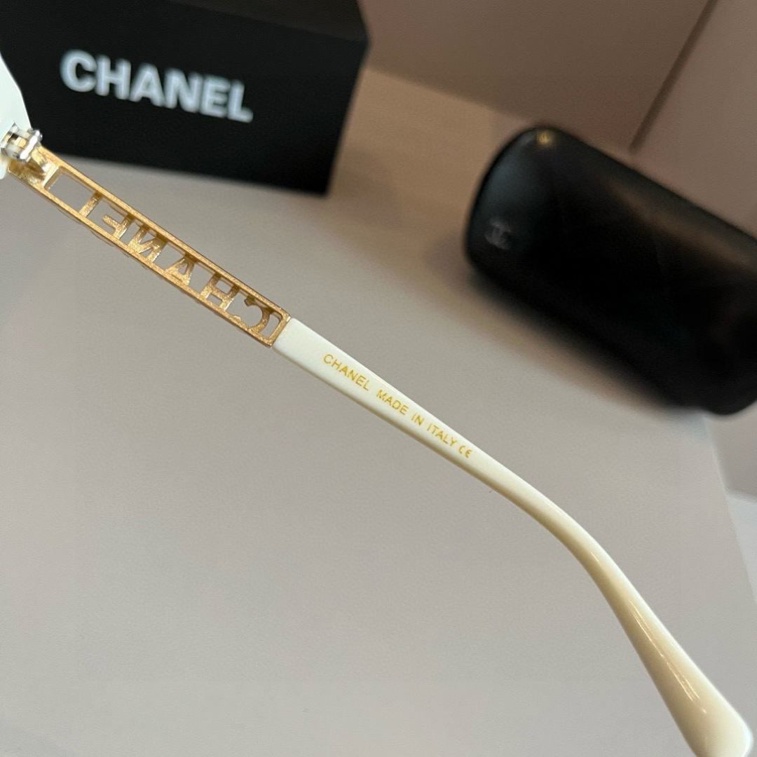Chanel round frame sunglasses