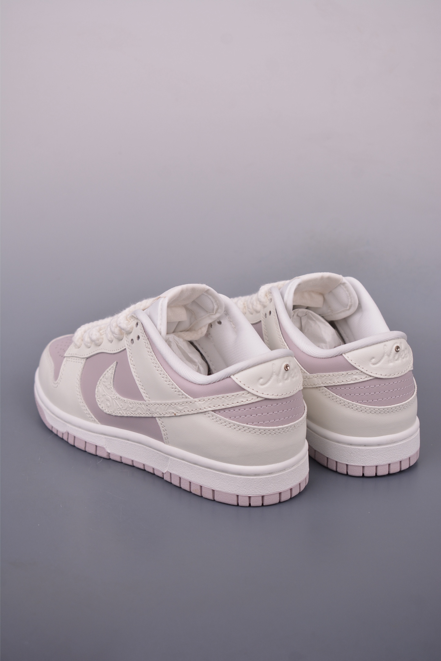 NIKE SB Dunk Low 