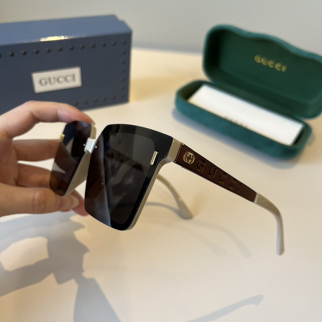 Gucci Square Frame Sunglasses