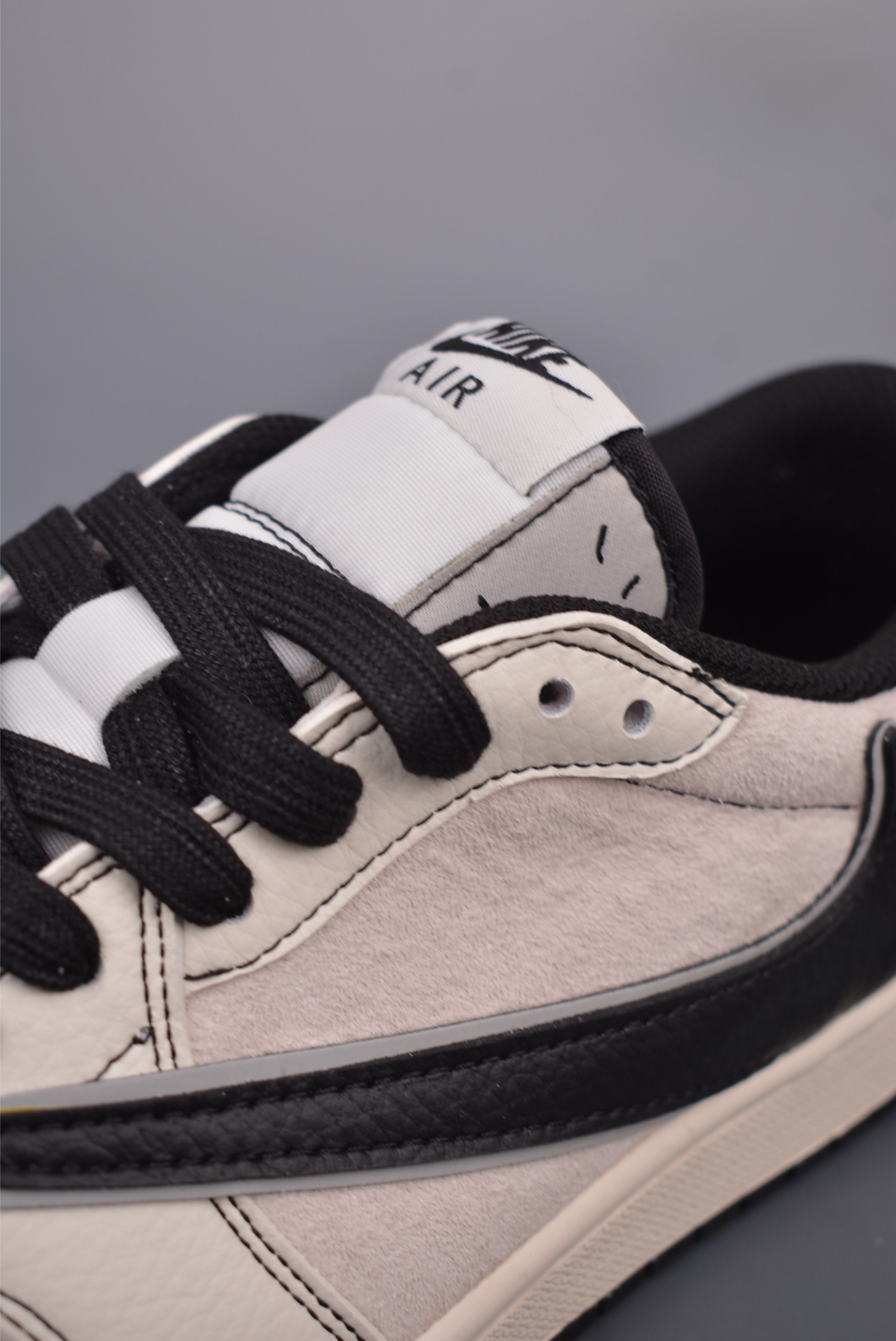 Supreme x Travis Scott x Nike Air Jordan 1 Low OG SPSupreme XZ2268-080