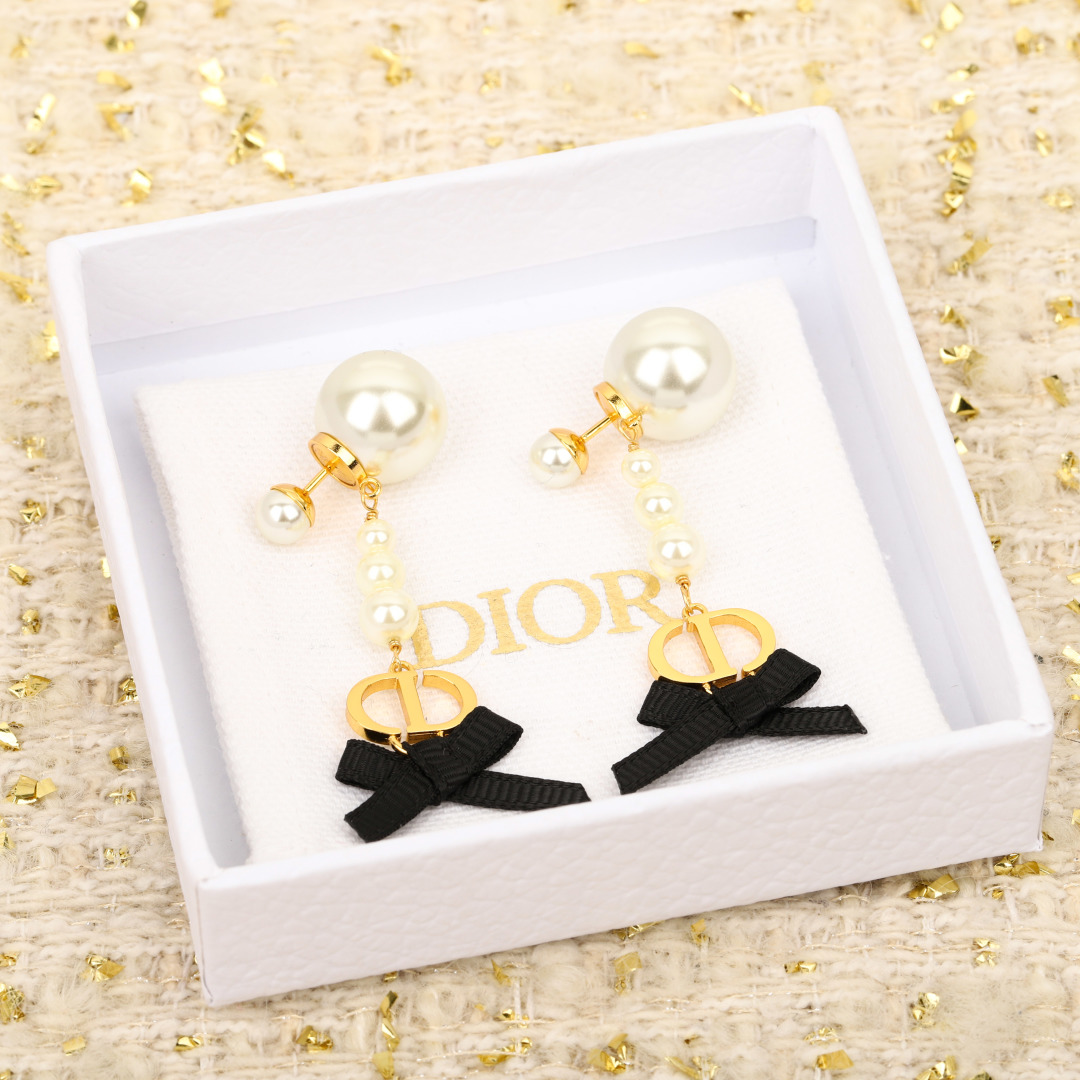 Dior Bow CD Pearl Earrings