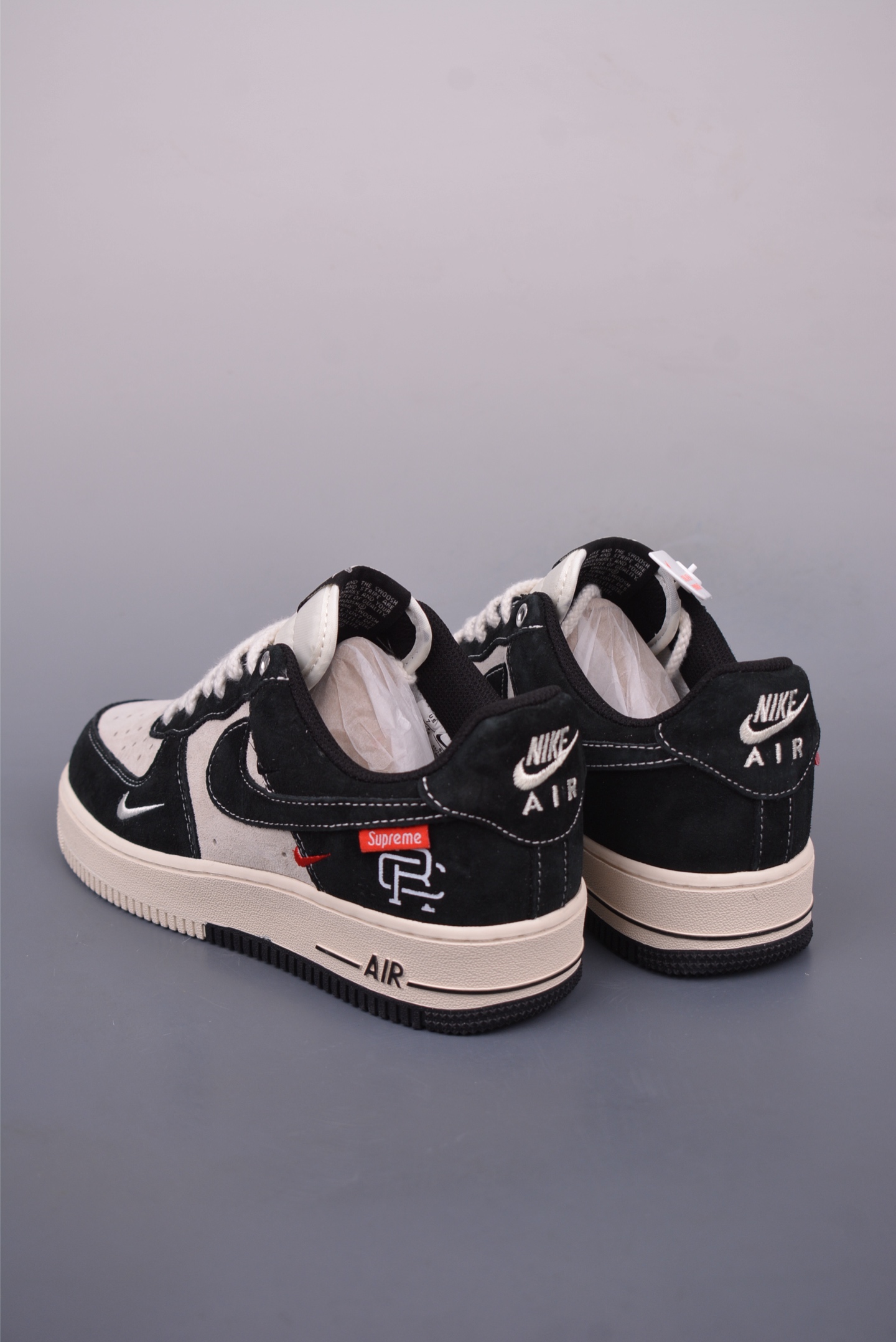 Supreme x Nike Air Force 1 07 LV8 Low 