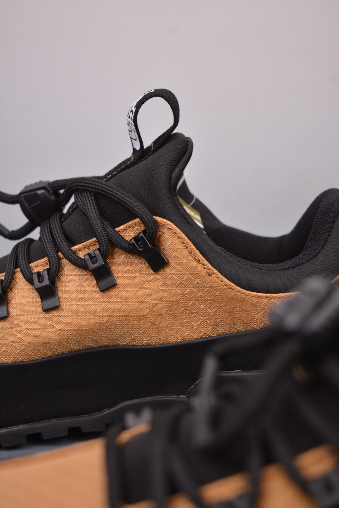The North Face Glenclyffe Low Hiking Shoes Black Yellow NF0A817BKOM