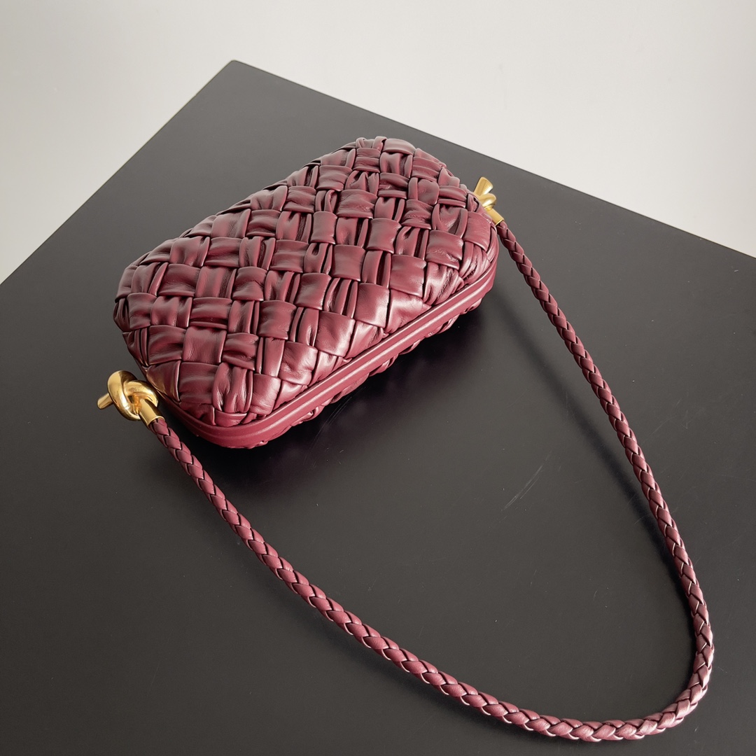 Bottega Veneta Knot woven evening bag 717623
