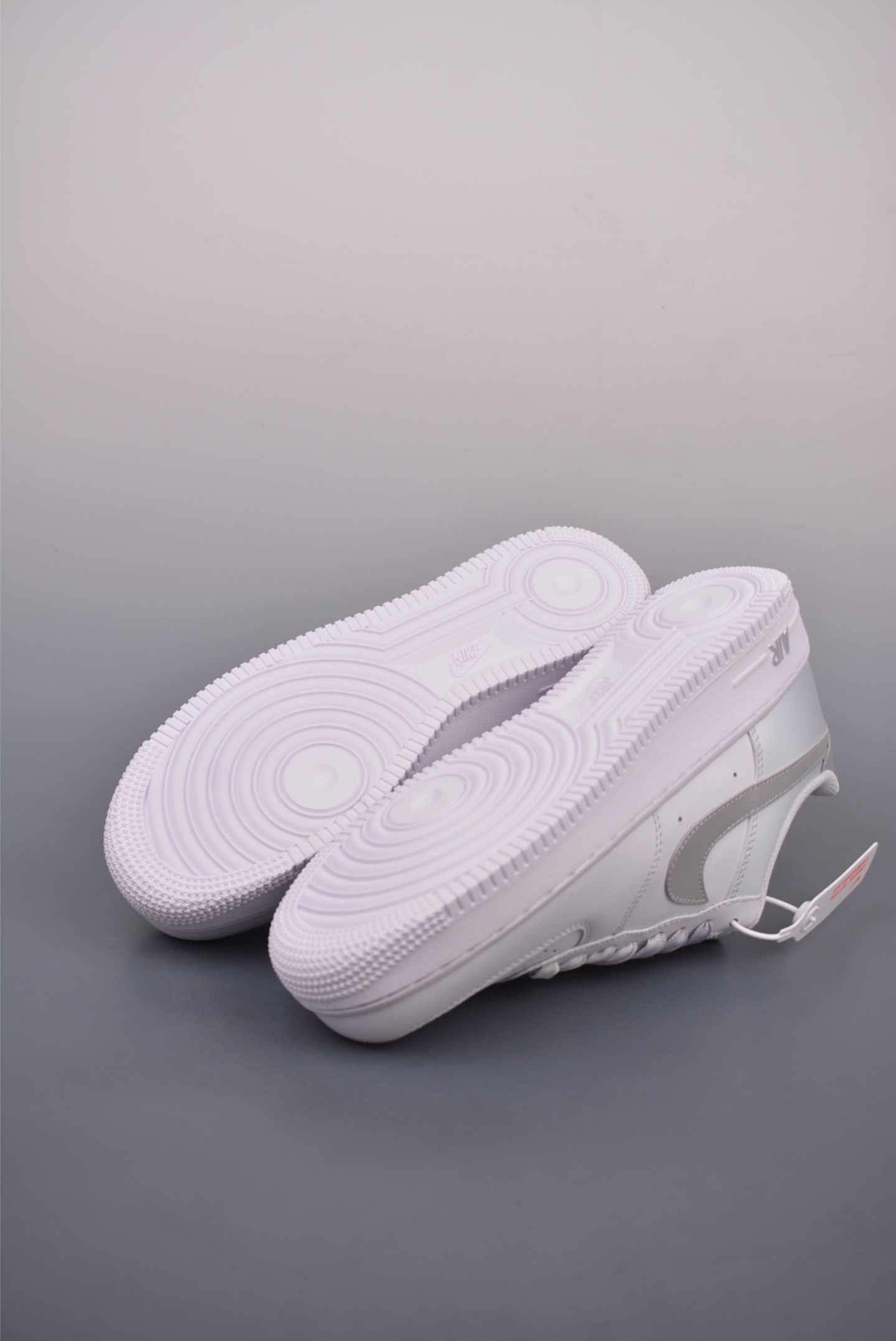 Nike Air Force 1'07 Low WhiteSliver FN0366-102