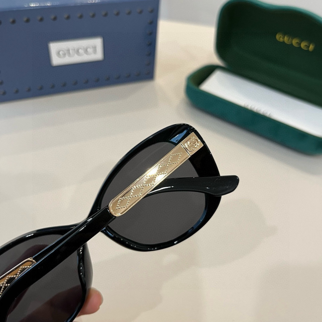 Gucci Round Frame Sunglasses