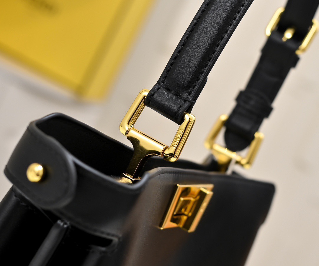 FENDI ekaboo Soft medium handbag 8801