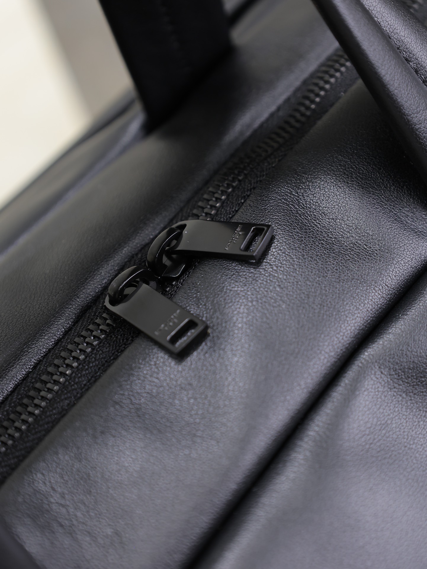 Yves Saint Laurent Travel Bag 797640