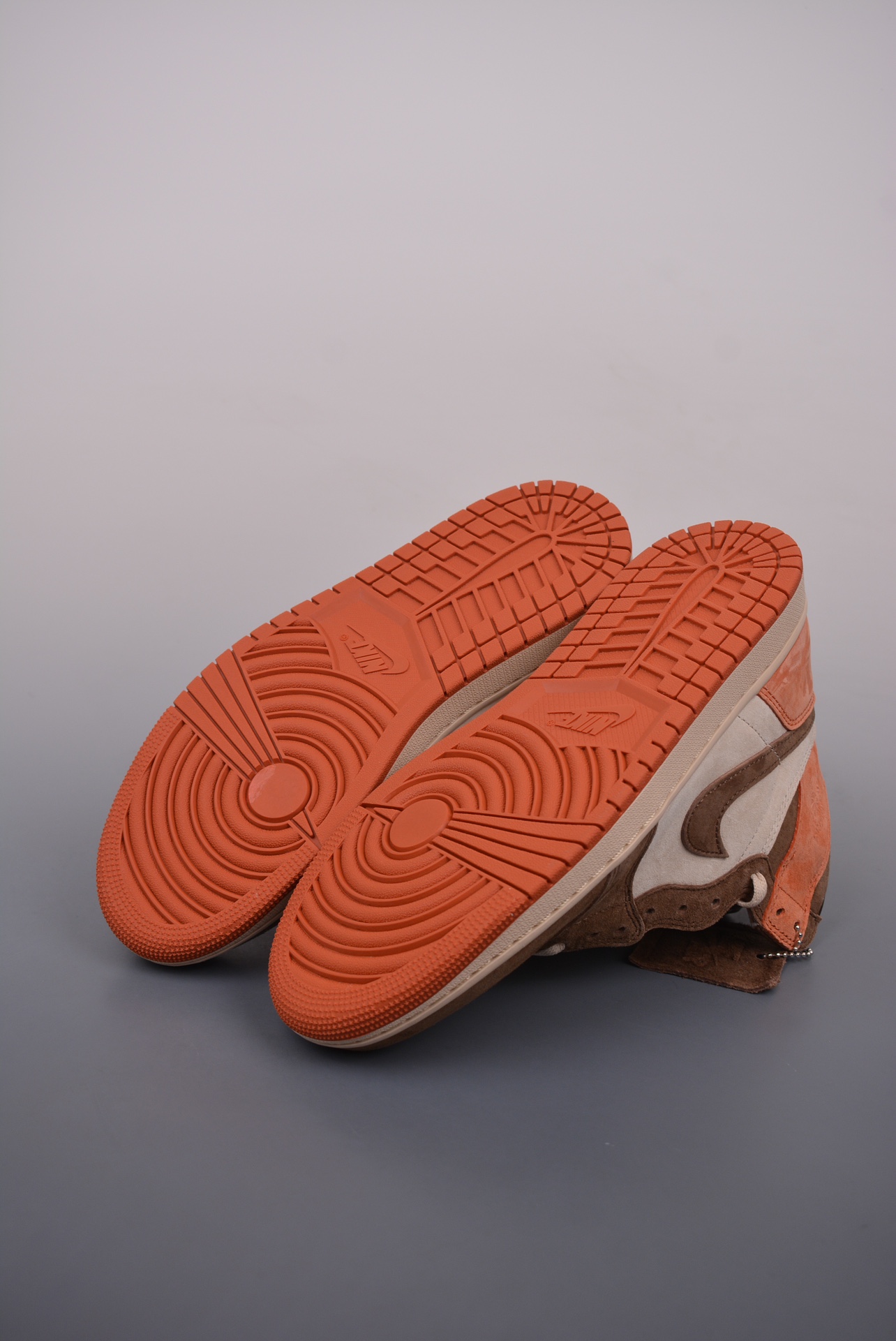 Air Jordan 1 Retro High OGDusted Clay FQ2941-200