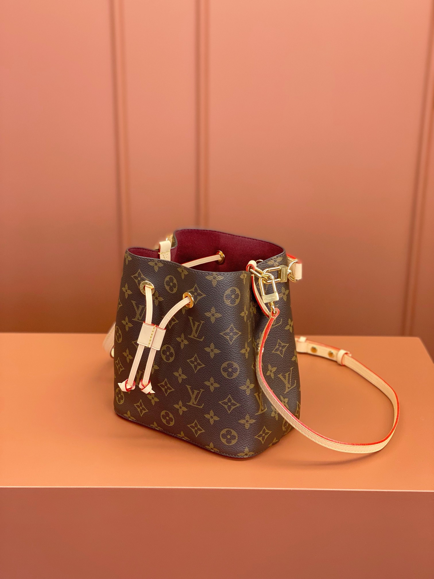 Louis Vuitton NÉONOÉ BB Bag M46581