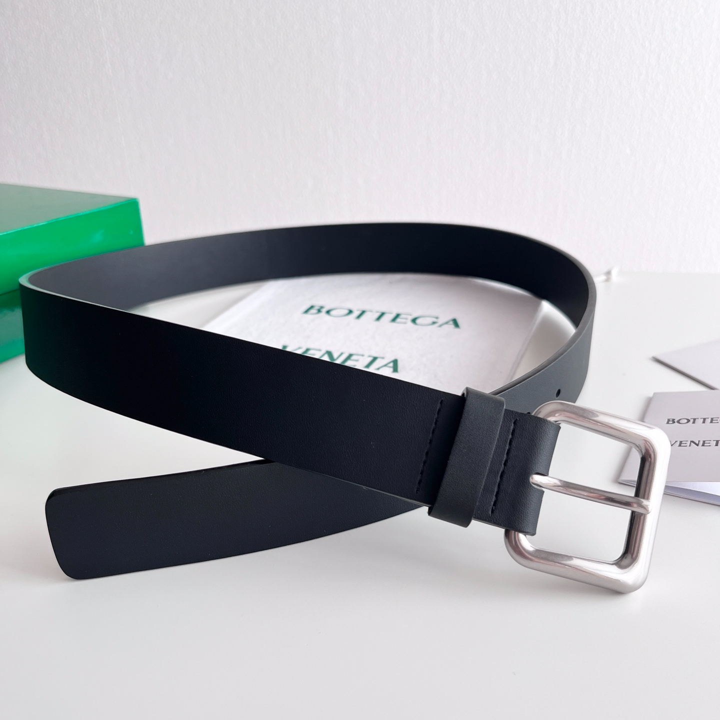 Bottega Veneta vintage pin buckle cowhide double-sided belt 3.5cm wide