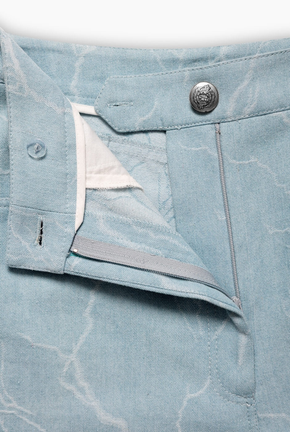 Pantalon con bolsillos simulados