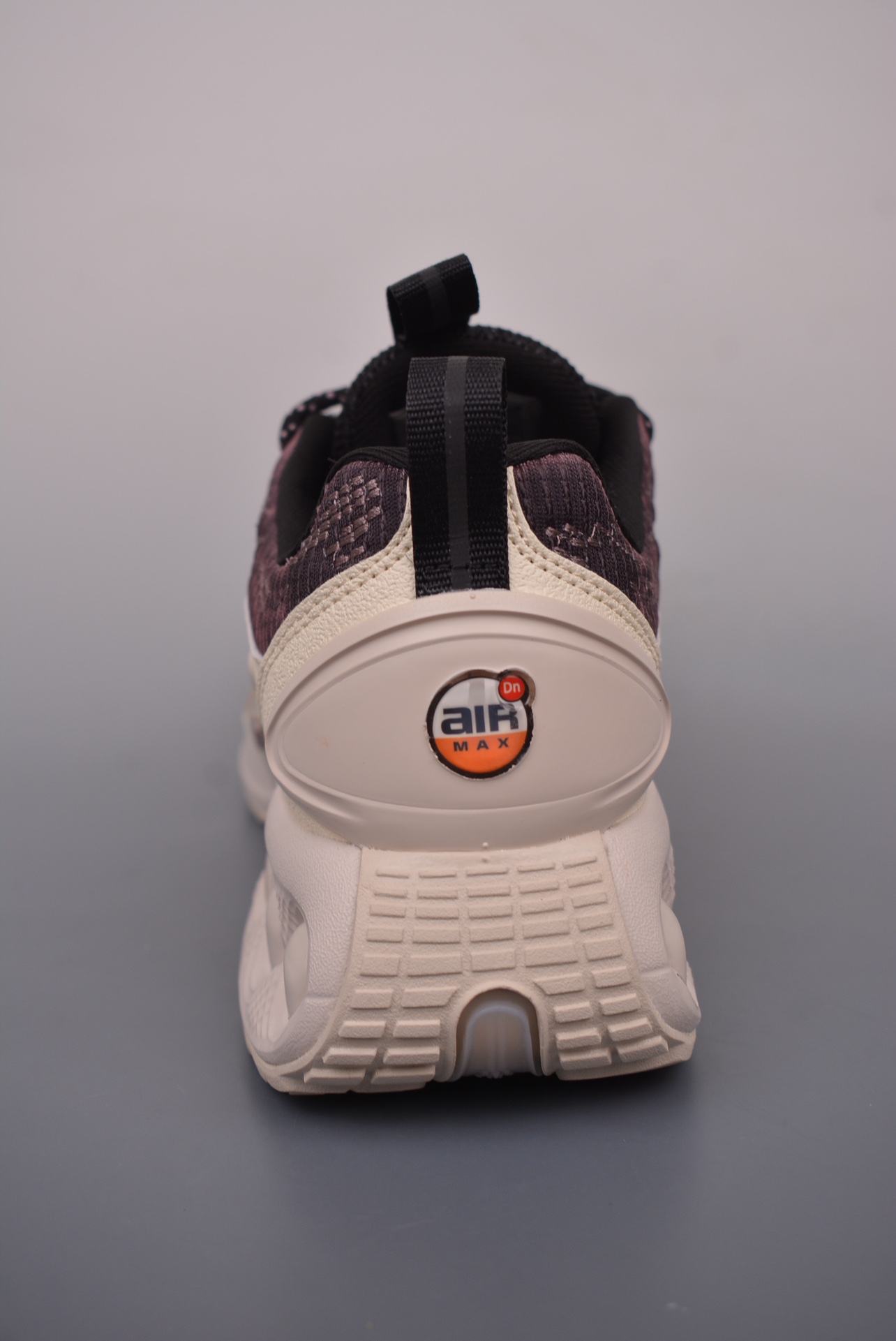 Size x Nike Air Max DN SP Smokey Mauve off-white, black and lavender HQ0912-200