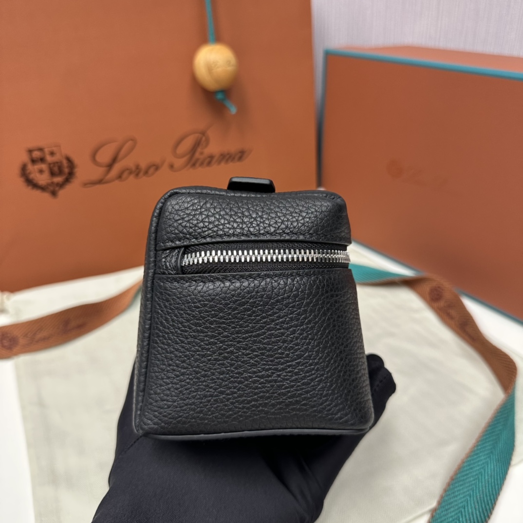 Loro Piana Lextra pocket bag