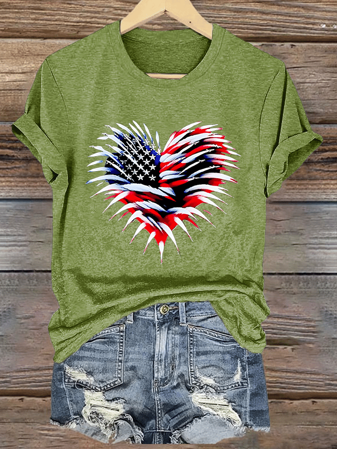 Womens Retro Independence Day Flag Heart Fireworks Print T-Shirt