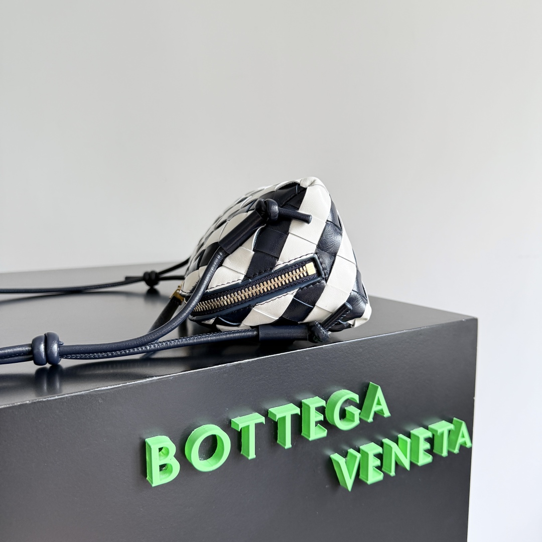 Bottega Veneta Concert Pouch Mini Bag 794258