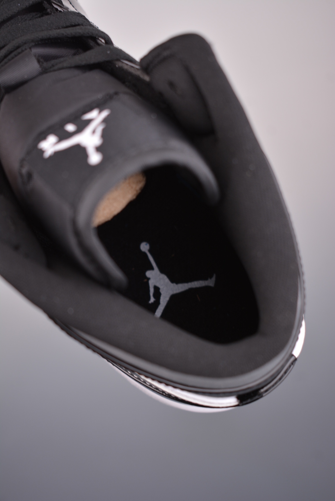 Air Jordan 1 Mid Black Silver HV0789-010