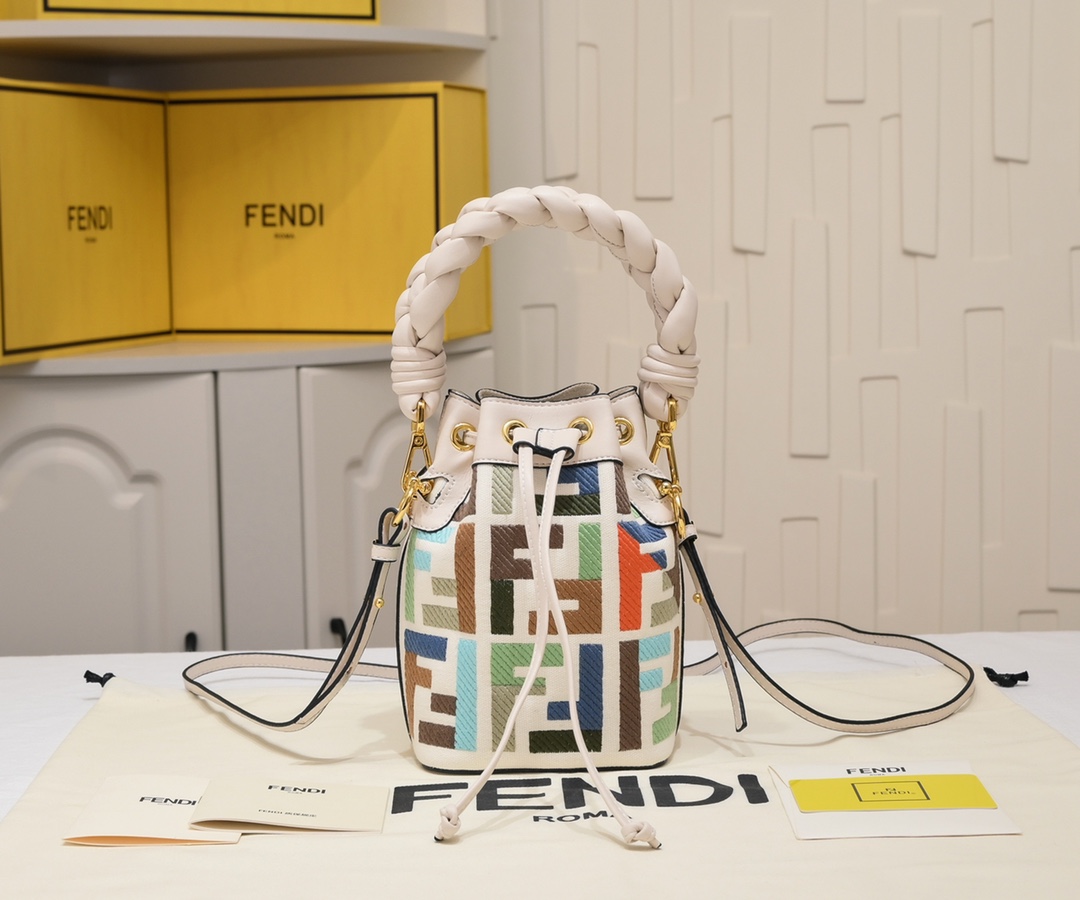 FENDI Braided Handle Bucket Bag 0189