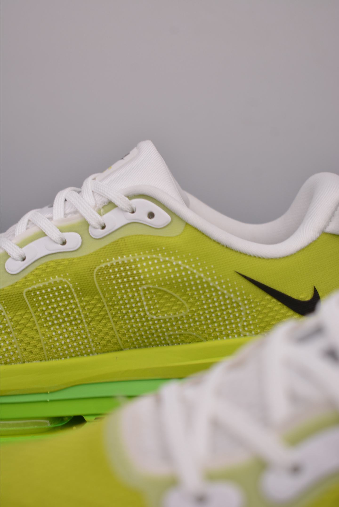 Nike Vomero premium Air running shoes HQ2050-558