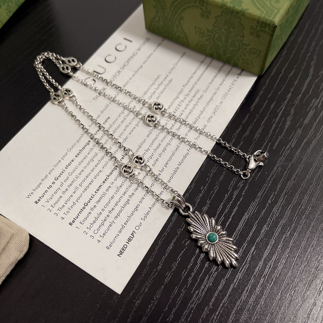 Gucci GG Sunflower Vintage Necklace