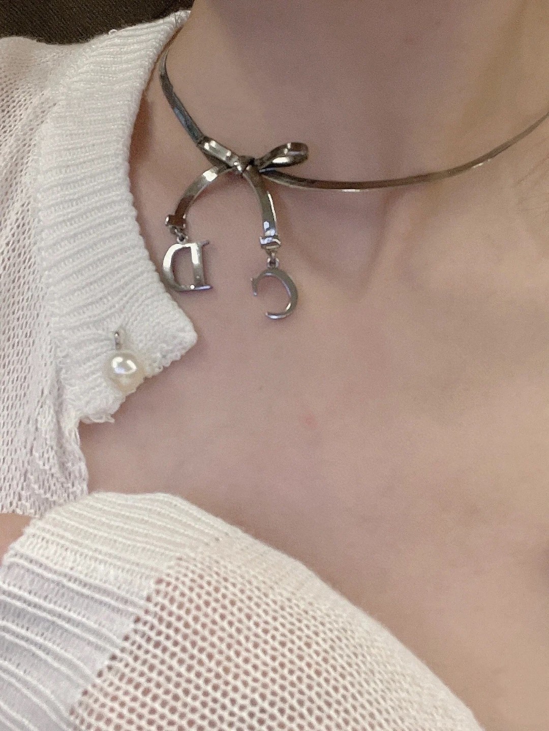 Dior bow necklace