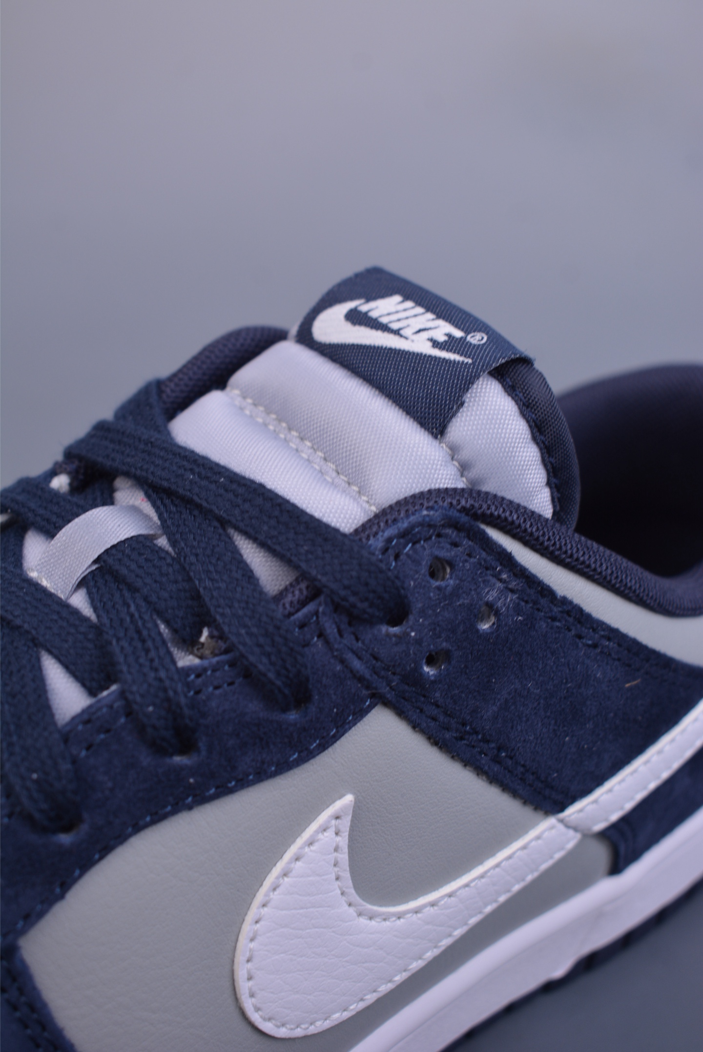 Nike SB Dunk Low Sneakers Navy Blue Grey IB3079-400