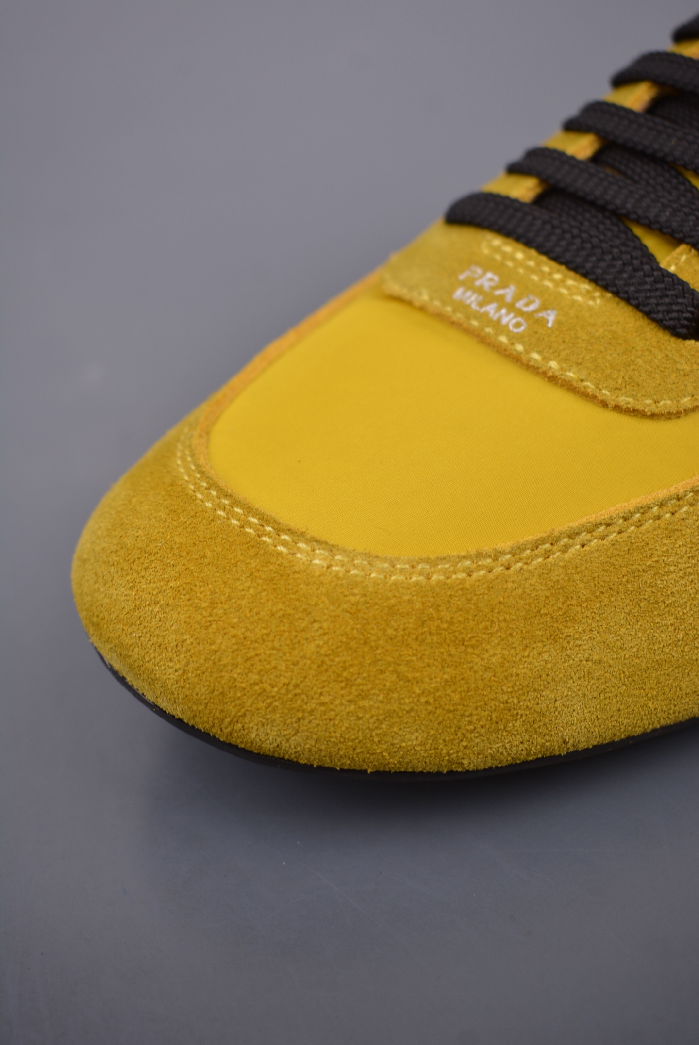Prada SpringSummer Show Thin-soled Dexterity Shoes Yellow