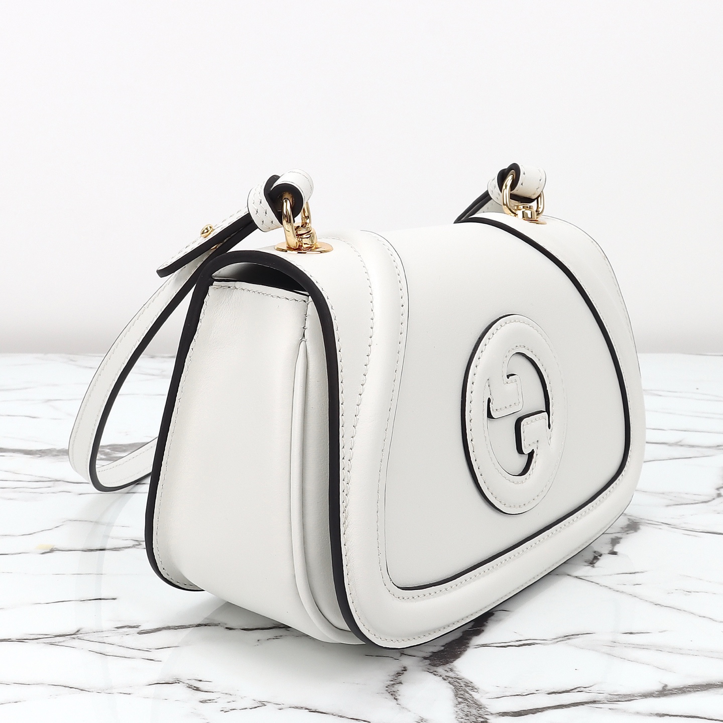 Gucci Blondie small shoulder bag 815700