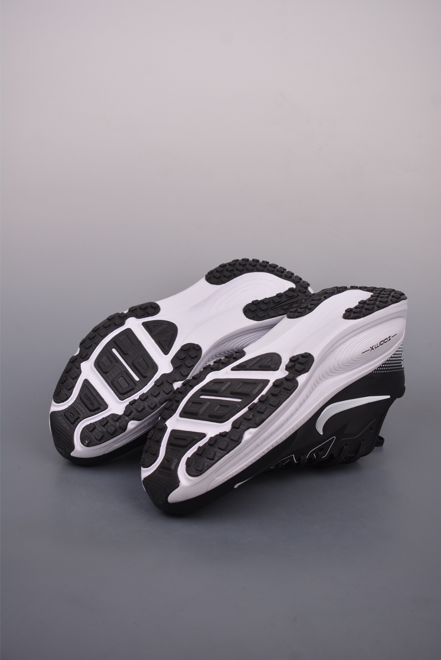 Nike Air Zoom Vomero 18X Black and White