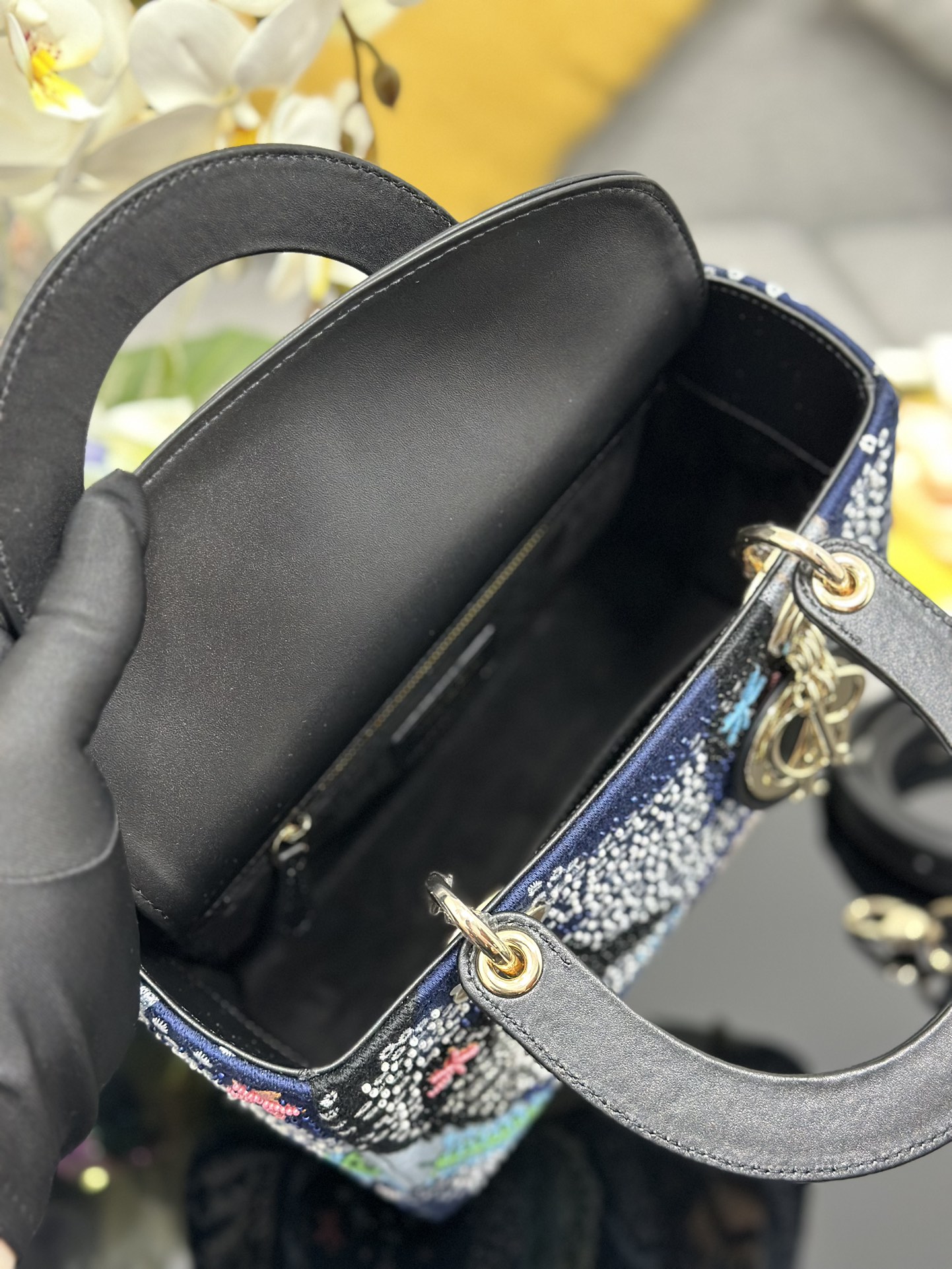 Dior Lady Dior five-grid embroidered seabed beads Lady Dior bag M0565