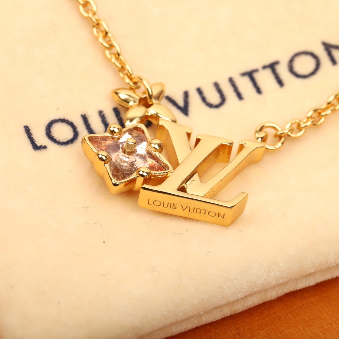 Louis Vuitton Pink Diamond Four-Leaf Clover Necklace