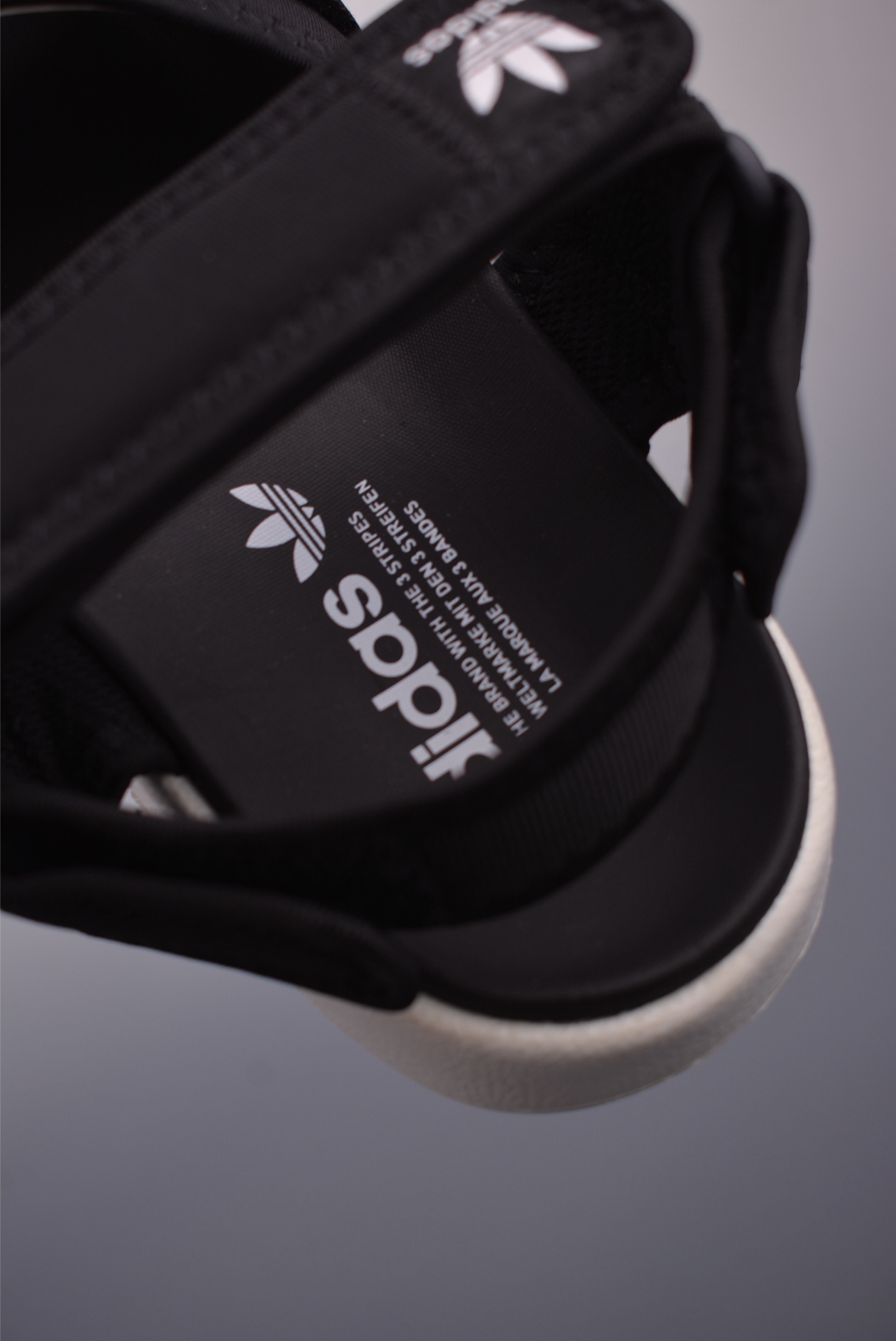 Adilette Sandal 4.0 HP3096
