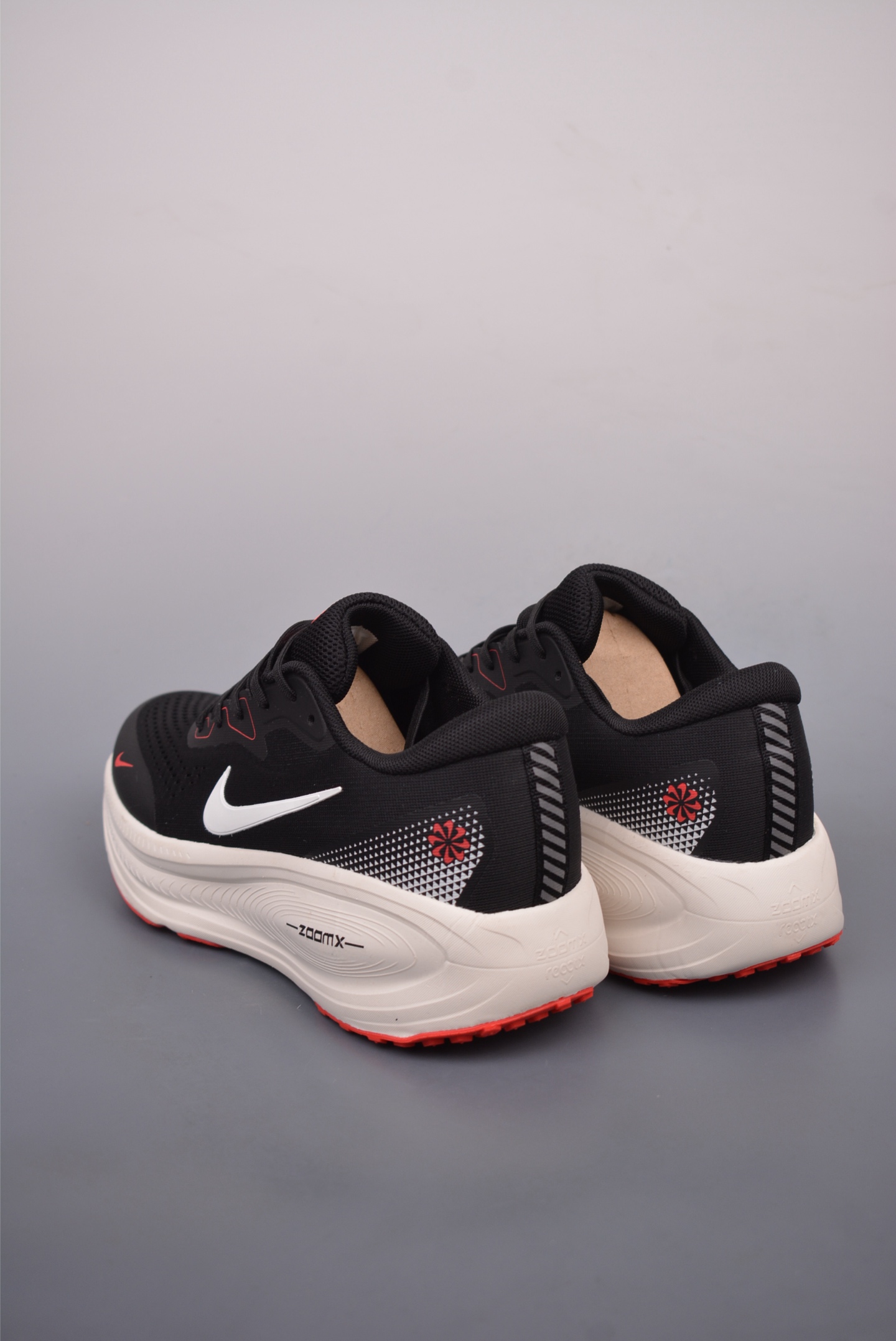 Nike Air Zoom Vomero 18X Black White Red Hook HM2519-372
