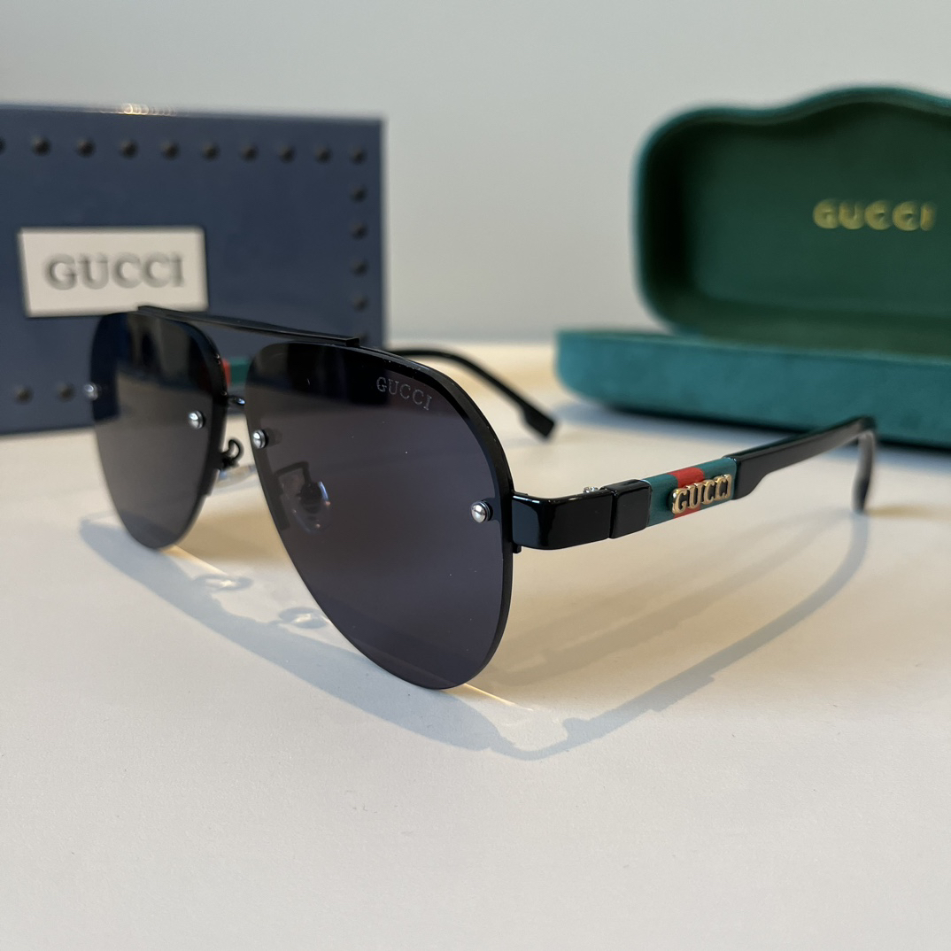Gucci Round Frame Sunglasses
